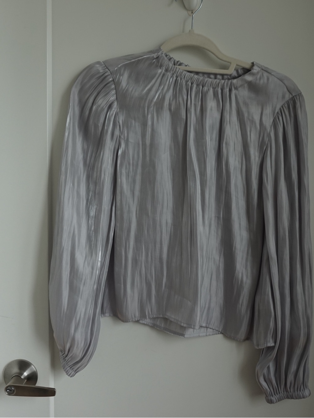 Bella Dahl Silver Pleated Long-Sleeve Blouse